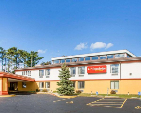 Отель Econo Lodge Inn & Suites Stevens Point  Стивенс Пойнт